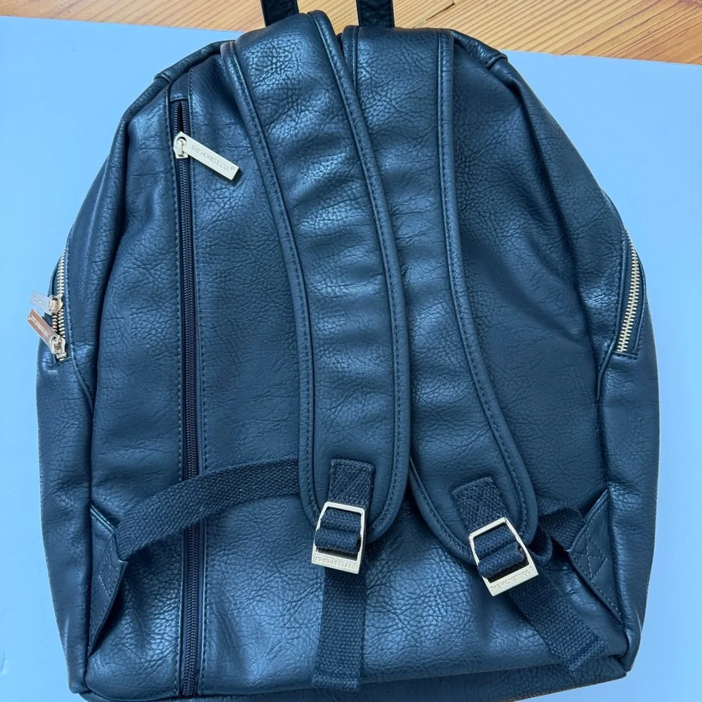 THE HONEST COMPANY > Vegan Leather City Backpack
